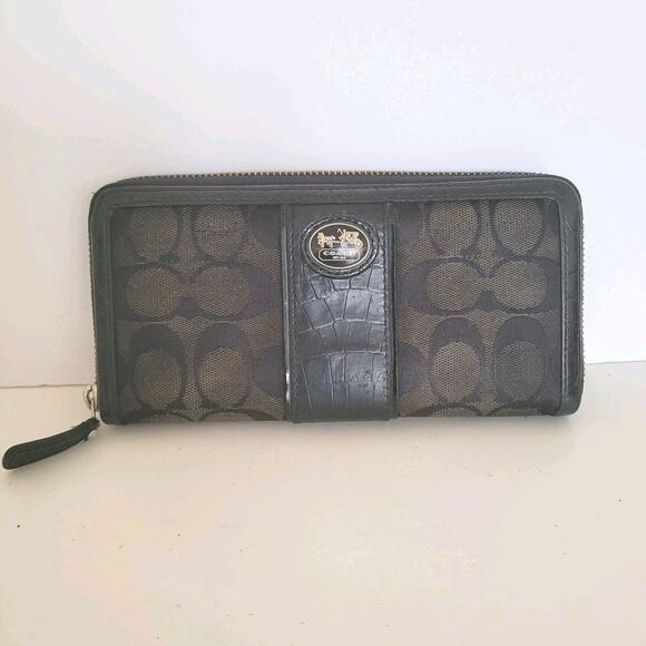 Coach Canvas Leather Wallet Black Zip Around Large Clutch Logo Classic - Picture 1 of 9